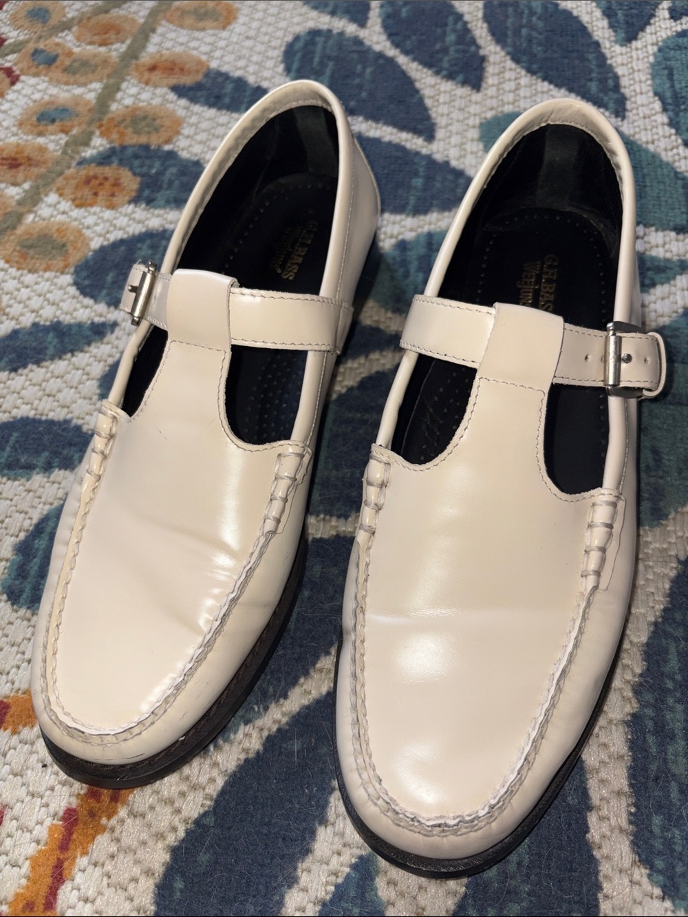 Women's Cream Leather T-Strap Loafers - Classic Style size 10 - Picture 2 of 9
